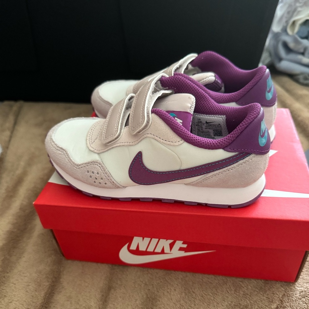 Nike Kids' Purple & Cream MD Valiant Sneakers, size 13c